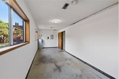 12837 NE Morris St, Portland, OR 97230 - Photo 34