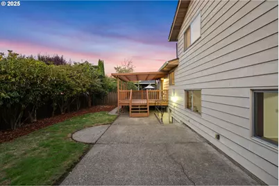 12837 NE Morris St, Portland, OR 97230 - Photo 32