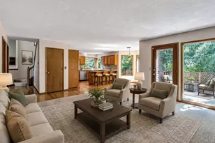 11547 SW 56th Pl, Portland, OR 97219 - Photo 8