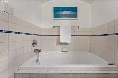 6610 SE Stark St, Portland, OR 97215 - Photo 32