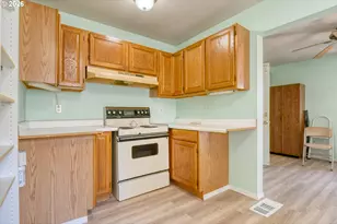 433 E Darwin St, Athena, OR 97813 - Photo 6