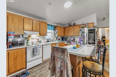 4353 Lemon St NE, Salem, OR 97305 - Photo 8