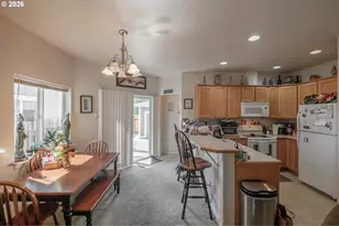 1036 9th St, Florence, OR 97439 - Photo 22