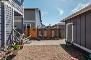 1036 9th St, Florence, OR 97439 - Photo 14