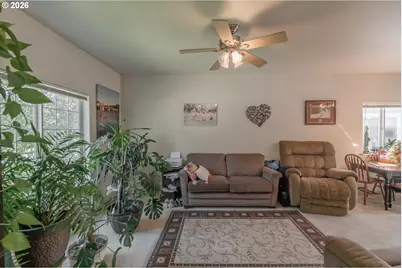 1036 9th St, Florence, OR 97439 - Photo 18