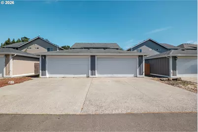 1036 9th St, Florence, OR 97439 - Photo 6