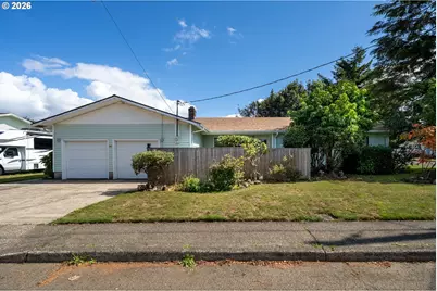 801 Ash Ave, Tillamook, OR 97141 - Photo 1