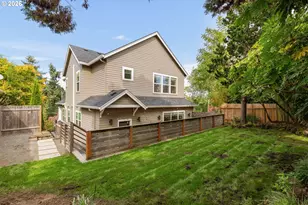 1722 SW Custer St, Portland, OR 97219 - Photo 38