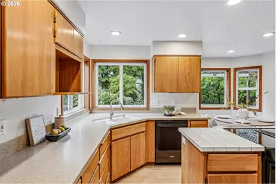 3231 NE 1st Pl, Hillsboro, OR 97124 - Photo 10