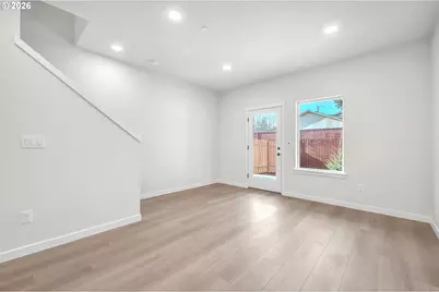 9261 E Burnside St, Portland, OR 97216 - Photo 10