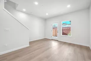 9261 E Burnside St, Portland, OR 97216 - Photo 10