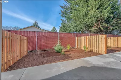 9261 E Burnside St, Portland, OR 97216 - Photo 28