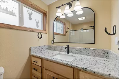 698 S Cascade Dr, Woodburn, OR 97071 - Photo 12