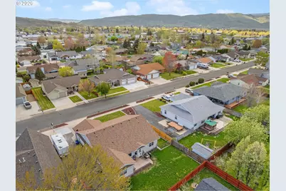 880 F St, Baker City, OR 97814 - Photo 32