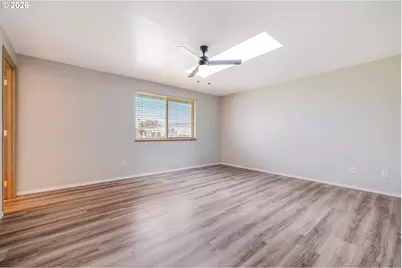 14620 SE 1st St, McMinnville, OR 97128 - Photo 16