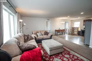 628 Stanley Ln, Harrisburg, OR 97446 - Photo 8