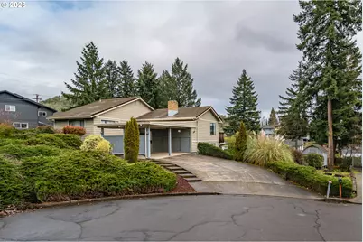 1834 NW Finch Ct, Roseburg, OR 97471 - Photo 1