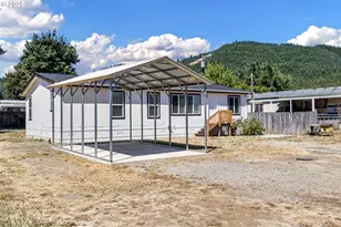 435 Spruce St, Yoncalla, OR 97499 - Photo 4