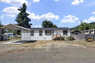 435 Spruce St, Yoncalla, OR 97499 - Photo 2