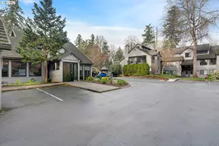 4000 Carman Dr, Lake Oswego, OR 97035 - Photo 24