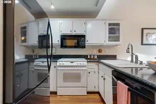 4000 Carman Dr, Lake Oswego, OR 97035 - Photo 10