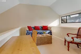 4000 Carman Dr, Lake Oswego, OR 97035 - Photo 24