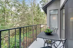4000 Carman Dr, Lake Oswego, OR 97035 - Photo 20