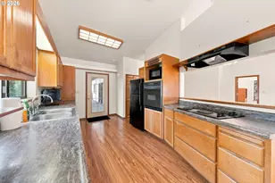 1275 Arcadia Dr, Roseburg, OR 97471 - Photo 6