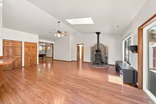 1275 Arcadia Dr, Roseburg, OR 97471 - Photo 8