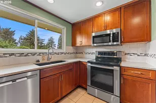 3825 SE 166th Ct, Portland, OR 97236 - Photo 12