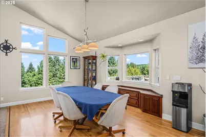 27067 Pickens Rd, Eugene, OR 97402 - Photo 14