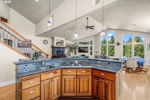 27067 Pickens Rd, Eugene, OR 97402 - Photo 12