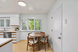 2425 SW 19th Ave, Portland, OR 97201 - Photo 14
