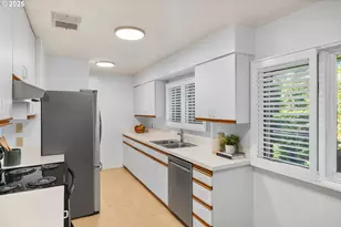 2425 SW 19th Ave, Portland, OR 97201 - Photo 16