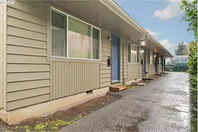 5730 SE Center St, Portland, OR 97206 - Photo 2