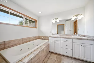 966 Lookout Rd, Castle Rock, WA 98611 - Photo 16