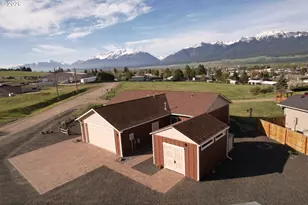 306 Wagner St, Enterprise, OR 97828 - Photo 2