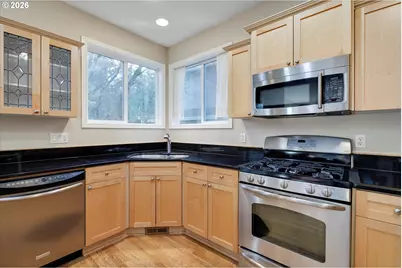 4402 SW Palatine St, Portland, OR 97219 - Photo 12