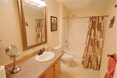 44688 Highway 242, Myrtle Point, OR 97458 - Photo 22