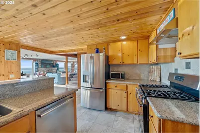 3215 NW Inlet Ave, Lincoln City, OR 97367 - Photo 10
