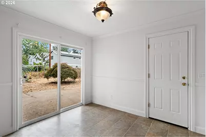 12661 SE Center St, Portland, OR 97236 - Photo 16