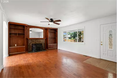 12661 SE Center St, Portland, OR 97236 - Photo 8