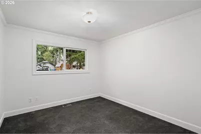 12661 SE Center St, Portland, OR 97236 - Photo 22