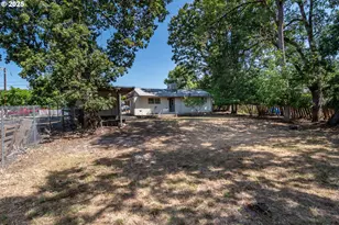 881 NE Newton Creek Dr, Roseburg, OR 97470 - Photo 34