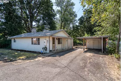 881 NE Newton Creek Dr, Roseburg, OR 97470 - Photo 2