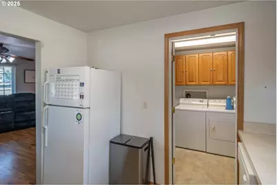 881 NE Newton Creek Dr, Roseburg, OR 97470 - Photo 20