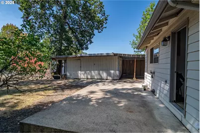 881 NE Newton Creek Dr, Roseburg, OR 97470 - Photo 38