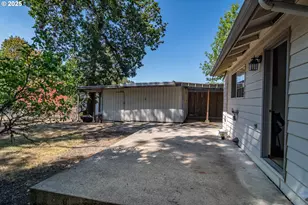 881 NE Newton Creek Dr, Roseburg, OR 97470 - Photo 38