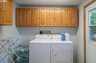 881 NE Newton Creek Dr, Roseburg, OR 97470 - Photo 22