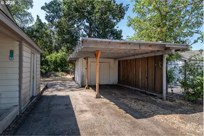 881 NE Newton Creek Dr, Roseburg, OR 97470 - Photo 40